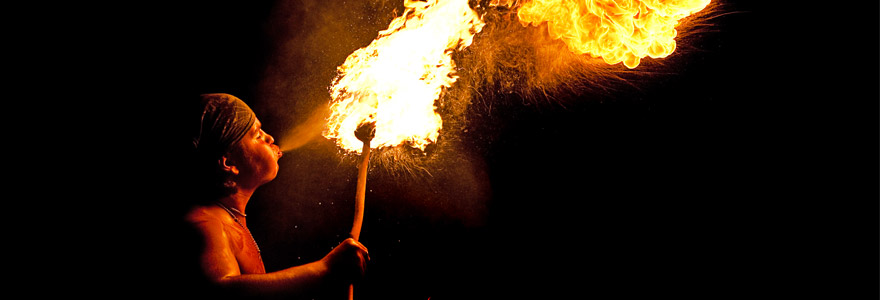 spectacle de cracheur de feu